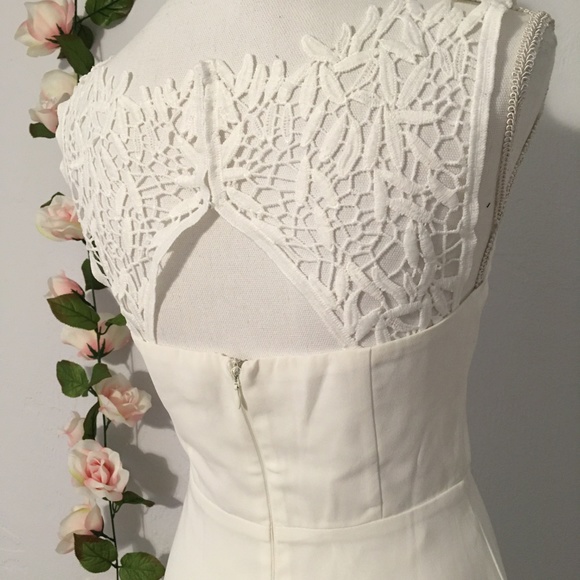 NWOT Stunning White Lace Dress - Picture 3 of 8